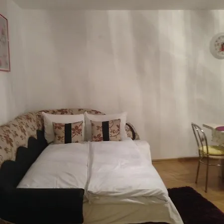 Xenopol Grand Studio Apartment