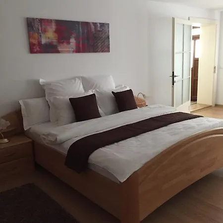 Xenopol Grand Studio Apartment